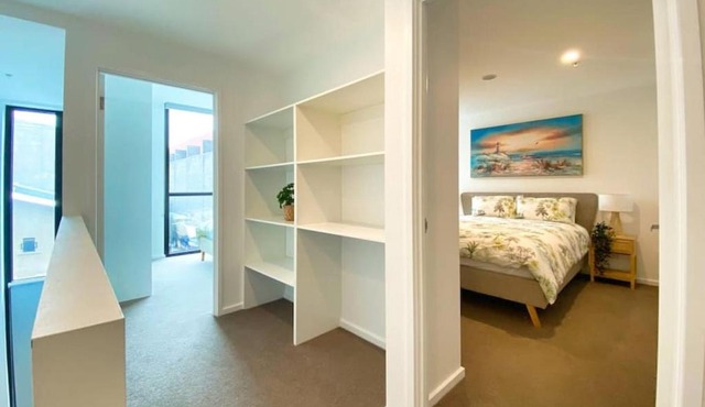 Beautiful 2BR Apt at Adelaide CBD with Pool-Gym-BBQ
