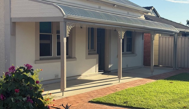 Beautiful and comfortable 2 bedroom house near town centre