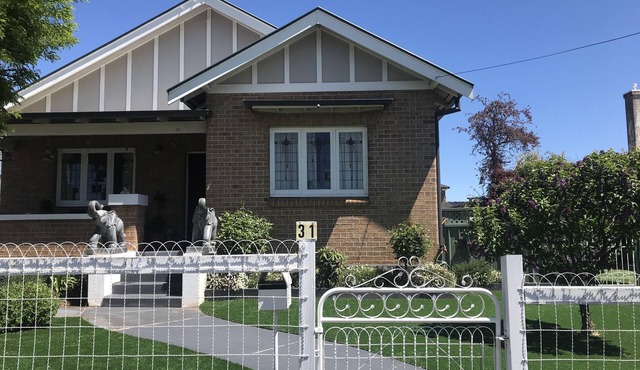 - Beautiful Heritage home close to the city centre