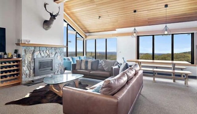 Beautiful Spacious Ski Chalet