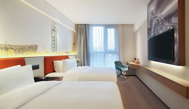 Beijing Mooncome Hotel