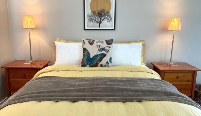 Bella Loft: A studio apartment in the heart of Woodend.
