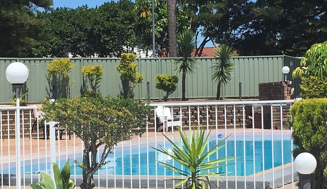 Belmont Palms Motel