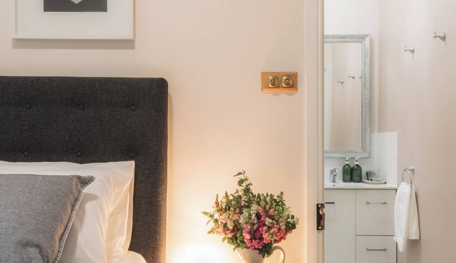 Benambra Queenscliff - Rosebud room