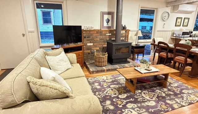 Berry Lodge- A Sweet Country Escape!