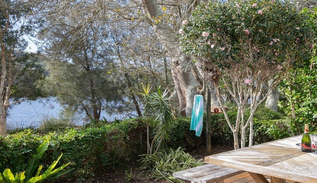 Between Two Blues Beach House in MACMASTERS BEACH