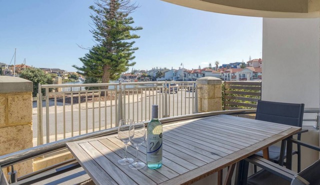 Boardwalk Bliss Explore the Lively Mindarie Marina