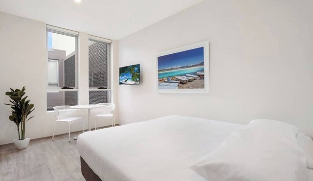 BONDI BEACH STUDIOS: III