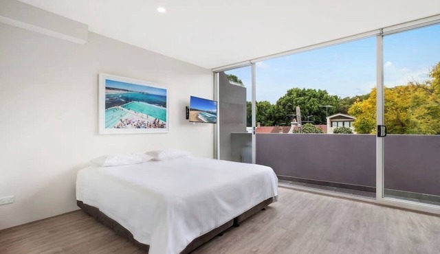 BONDI BEACH STUDIOS: IV