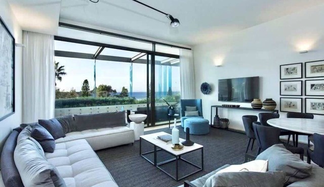 Bondi Luxury Apartment with Views and Parking