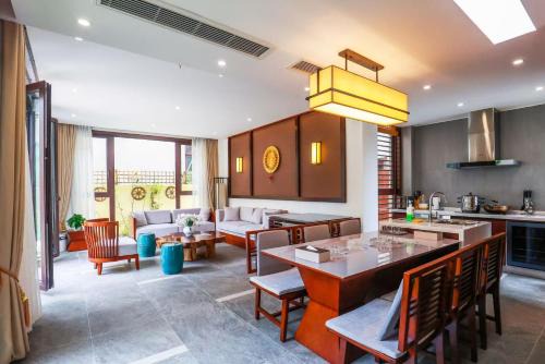 Book and Bed-ChongMing
