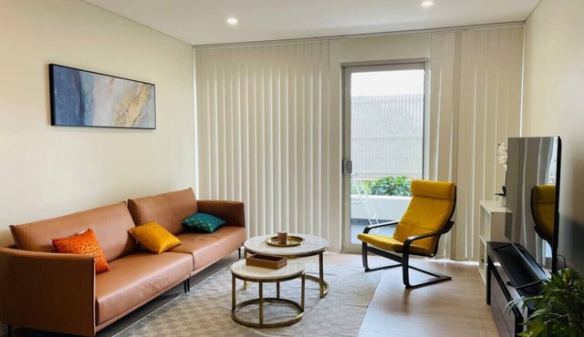 Botany 2Br Apt near Airport/Bay/City with 2Parking