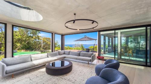'Bouddi House' by HolidayCo
