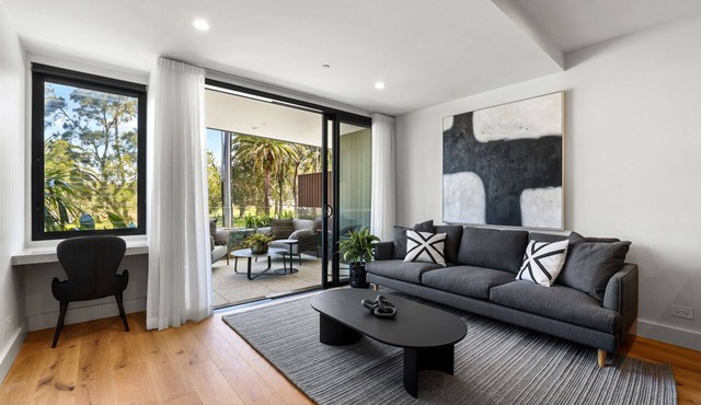 Brand new 1 bedroom opposite Long Reef Golf Club
