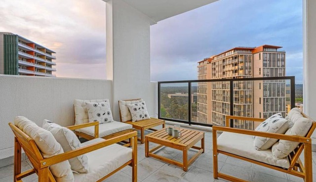 Brand new 2BD Modern Apt near MQ shopping centre