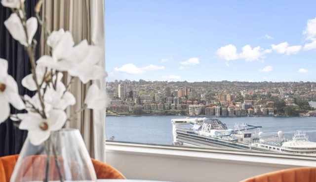 Breathtaking Harbour Bridge Views In Prime Locale