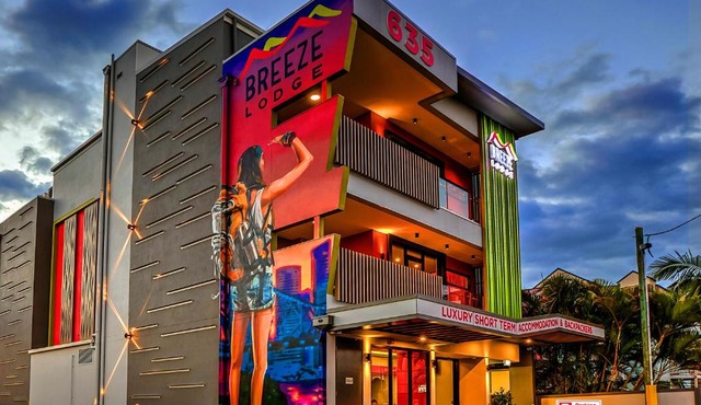 Breeze Lodge
