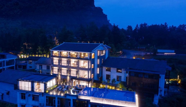 Breeze Resort Hotel
