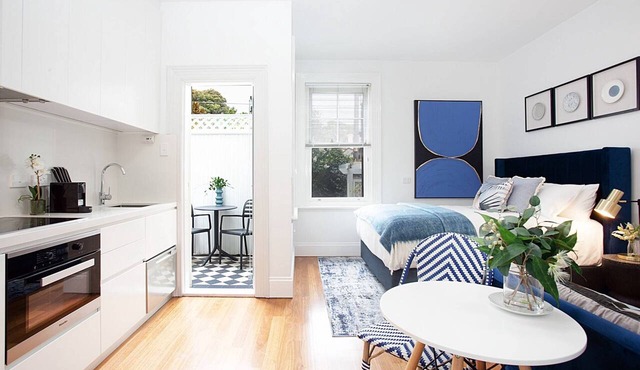 Bright and Beautiful Studio in Quiet Neighbourhood