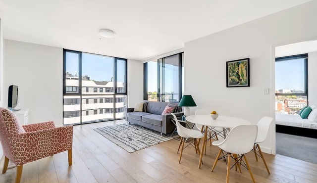 Bright Rockdale Escape near Bayside Beaches