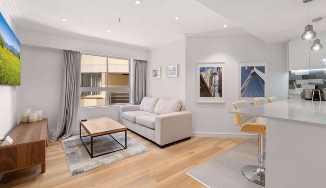 Bright & Spacious 1-Bed in Vibrant Sydney