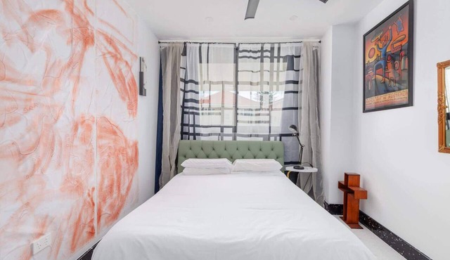 Bright Tamarama 2-Bed with Balcony Water View