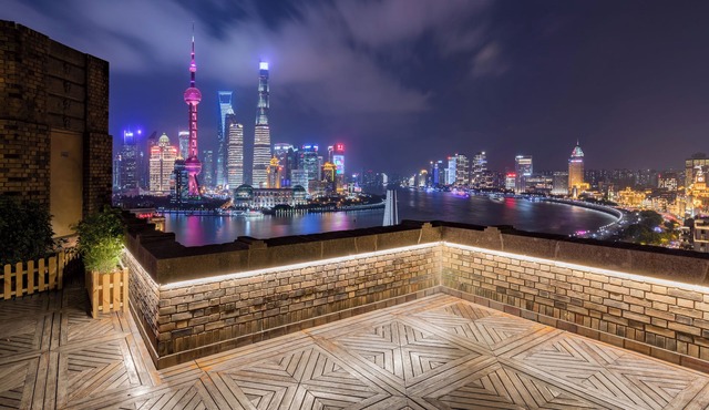 Broadway Mansions Hotel - On the Bund