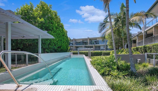 Bulimba Solace Poolside Living by Brisbane River