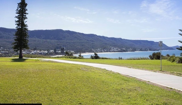 Bulli26 Studio – Steps to Sandon Point, Cafés & Bike Path