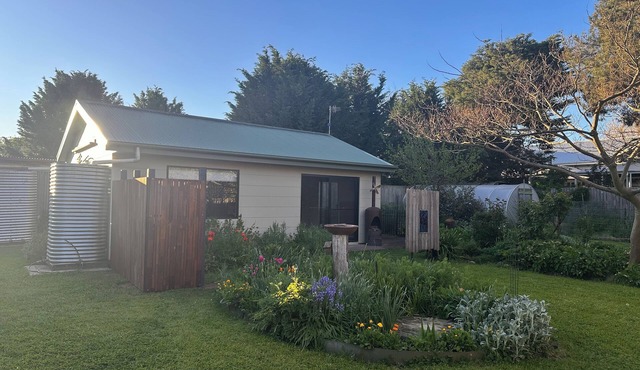 Bungendore Bungalow. The hidden gem in the middle of town.