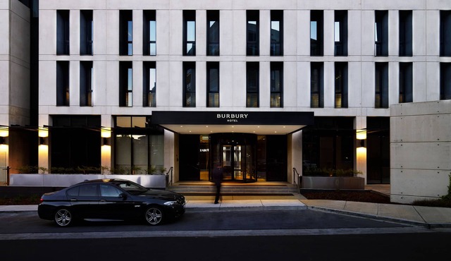 Burbury Hotel & Apartments
