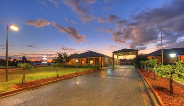 Bushman's Motor Inn