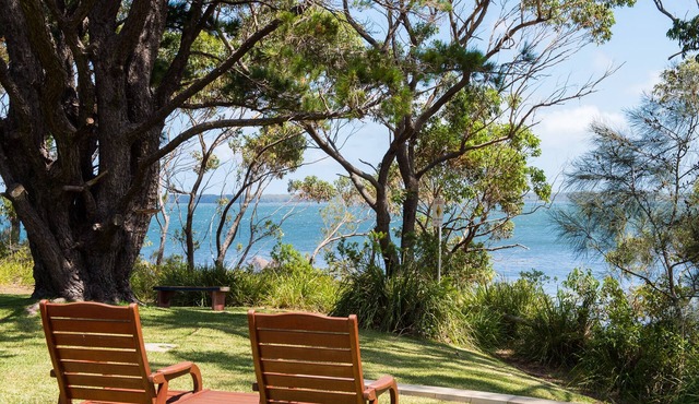BY THE BEACH B&B SELF CONTAINED APARTMENTS - BEACH FRONT - ROMANTIC GETAWAYS