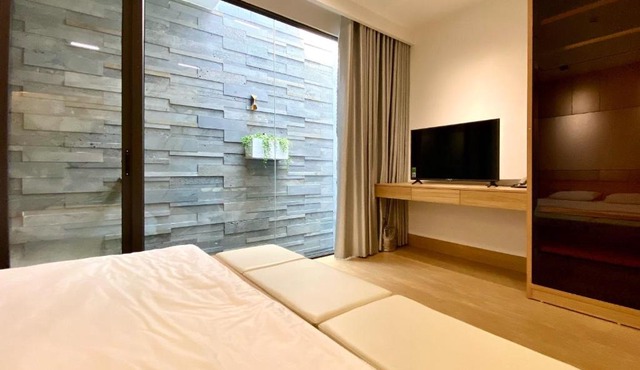 C&M Hotel