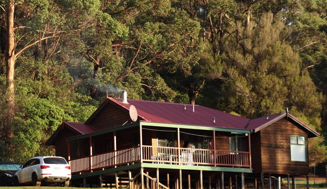 Cabins nestled in 170 acres of old growth forest near the Valley of the Giants.
