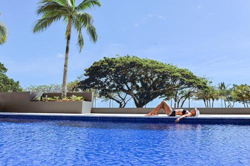 Cairns Harbourside Hotel