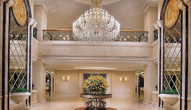 Celebrity International Grand Hotel