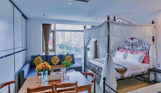 Changjiang Dong Metro Apartment