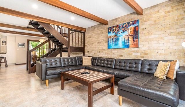 Charming two-story 2BR townhouse in Braddon