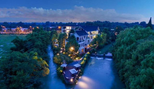 Chengdu Flowing Strings peninsula boutique hotel-Orange Guitar Museum