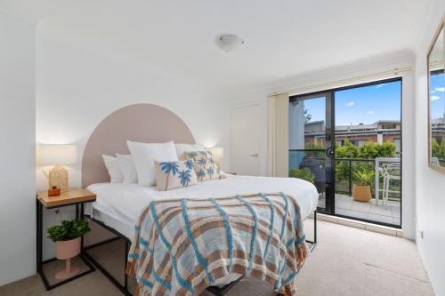 Chic Brookvale Unit-Big Balcony!