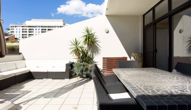 Chic Unit with Rooftop Terrace near Sights & Shops