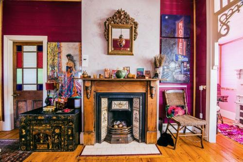 Chinoiserie - Blue Mountains Boho Luxe