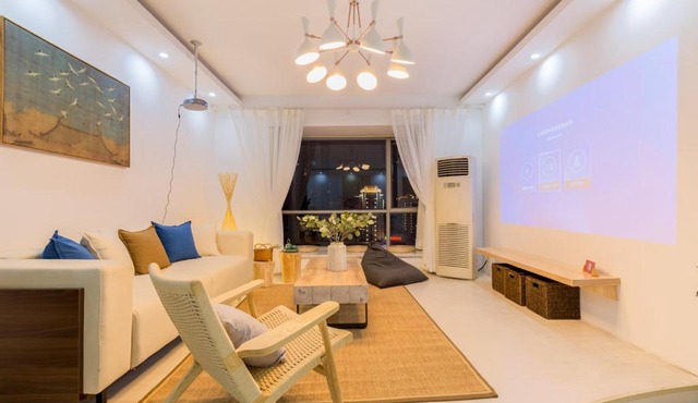 Chongqing Yuzhong·JieFangbei· Locals Apartment 00132880