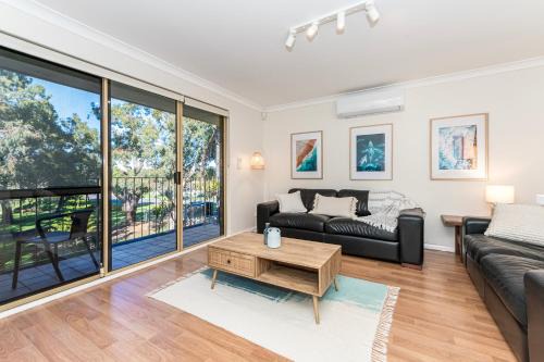 Coastal Comfort 1 King, 2 Queen beds with Park Views