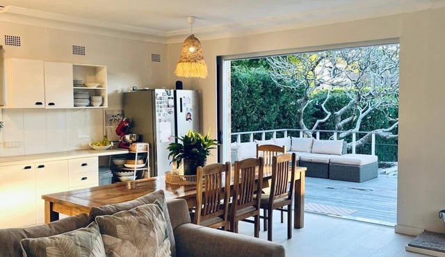 Coastal Luxury Retreat | Freshwater Beach + Private Beach House | Sleeps 11