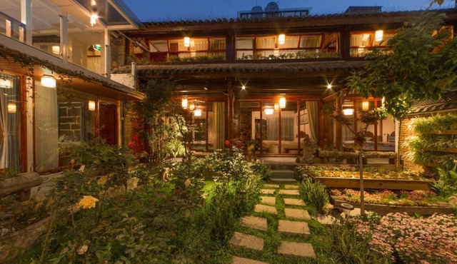 Colorful Flower Guesthouse