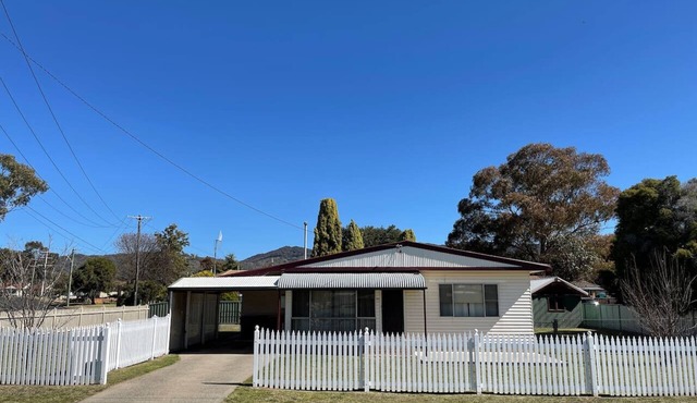 Comfortable 2-Bedroom home “Rest Easy Mudgee”