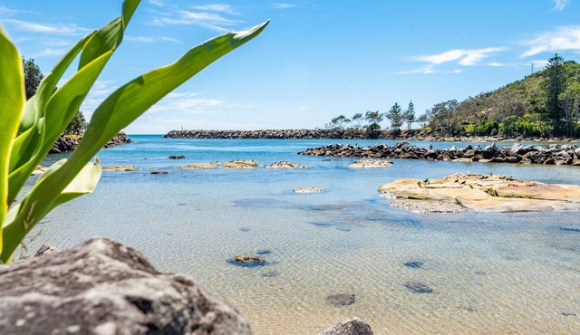 Comfortable 2BR coastal unit with WiFi, BBQ area, parking & linen included, close to beach in Evans Head