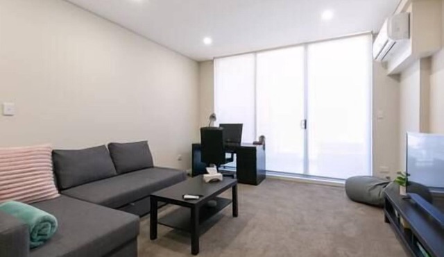 Comfortable apartment, near Parramatta CBD!